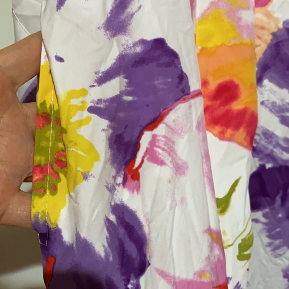 Natori Silky Floral Robe - Picture 7 of 10